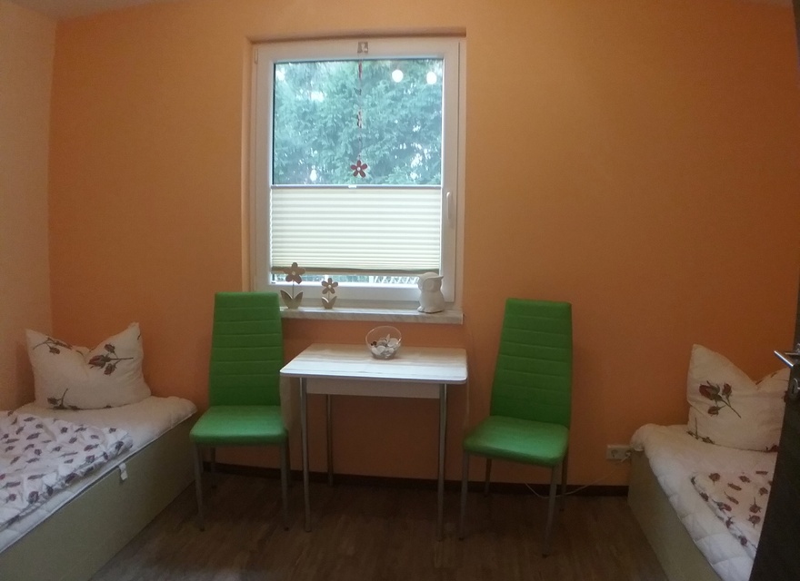 Schlafzimmer 2- EG - links