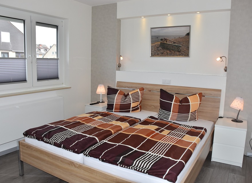 Schlafzimmer mit Doppelbett