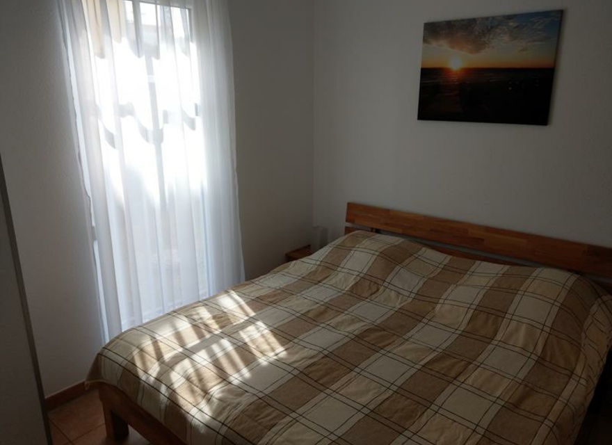 Schlafzimmer Bett 1,80m