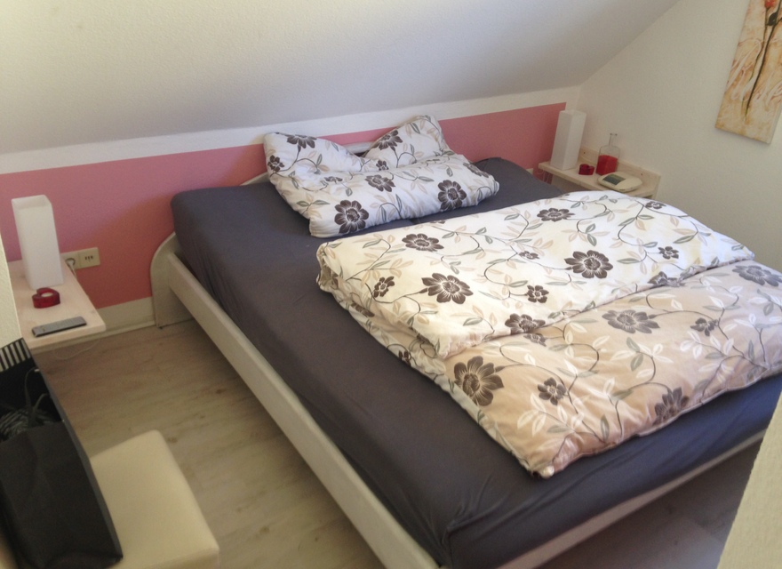 Schlafzimmer 1
