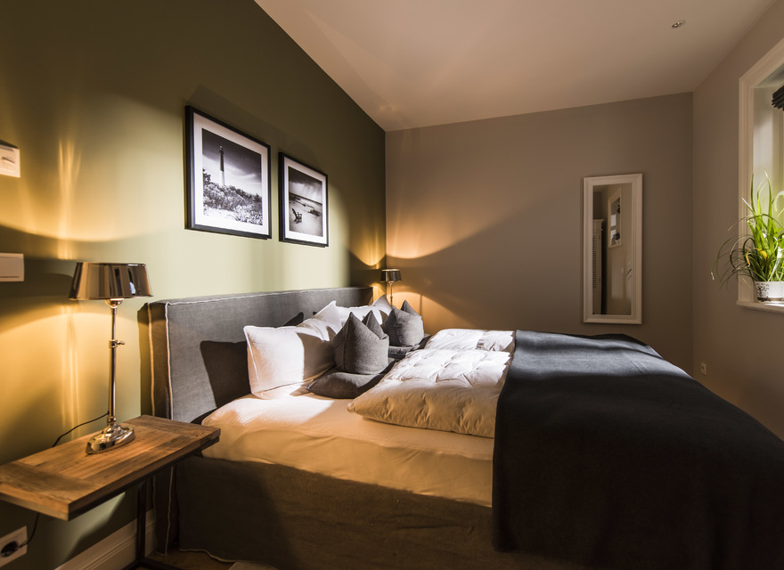 Schlafzimmer mit Aussenrollos