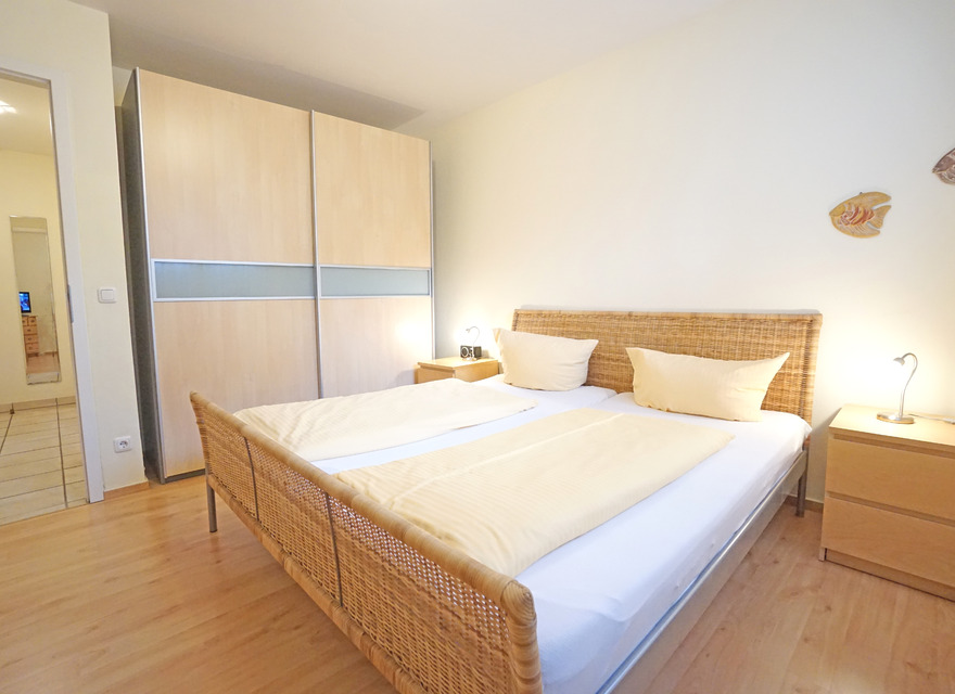 Schlafzimmer mit Doppelbett