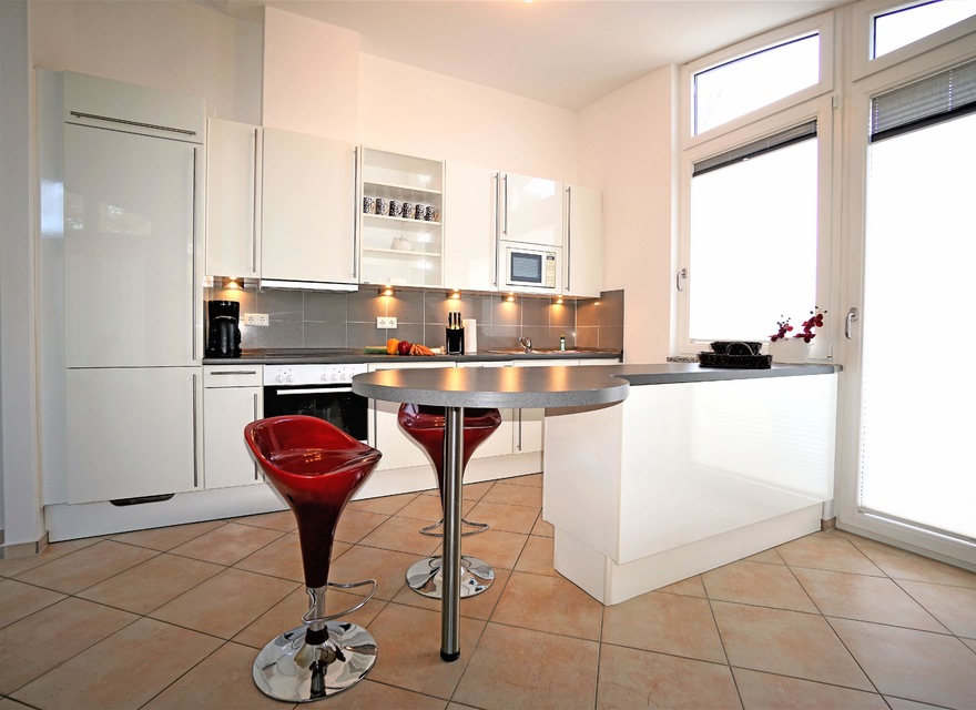 voll ausgestattete Küchenzeile