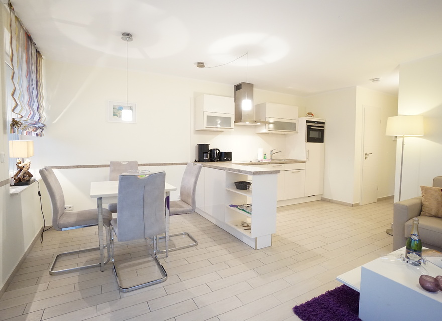 Esstisch im Wohnzimmer