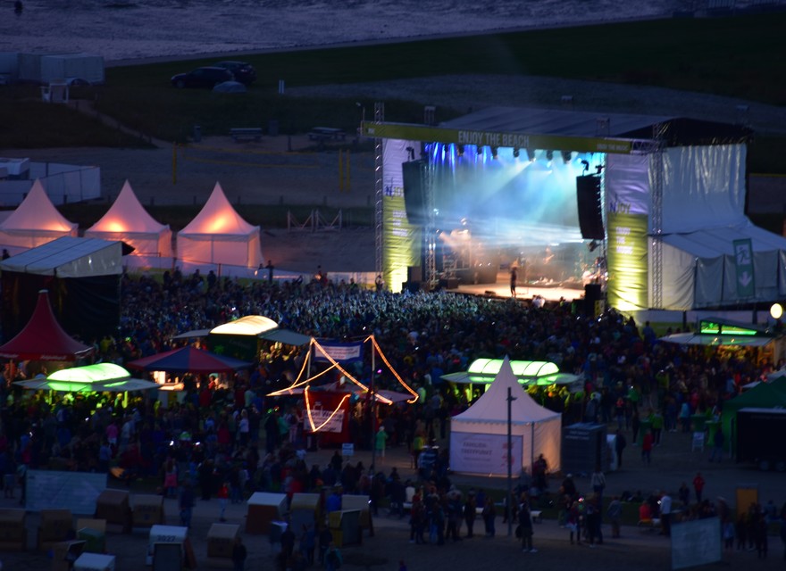 Beachparty auf der Perlebucht