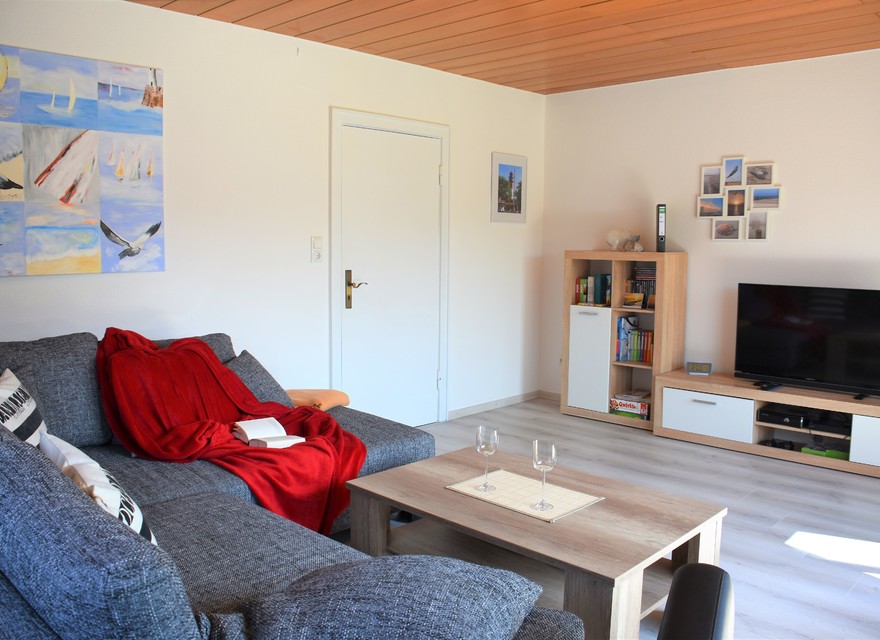 Wohnzimmer mit Flat-TV