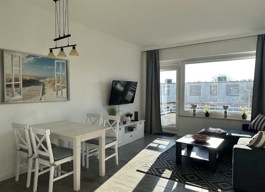 Wohnzimmer mit Esstisch