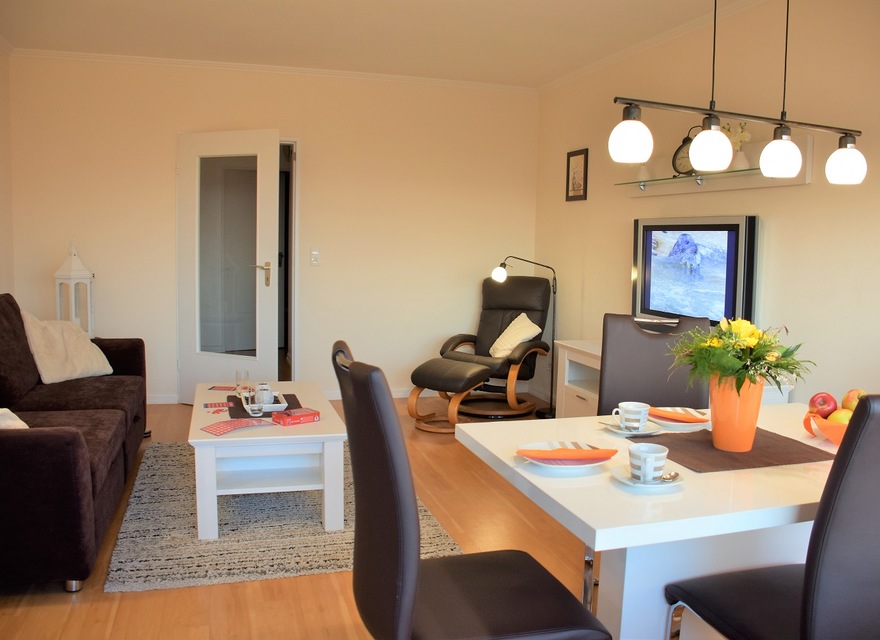 Wohnzimmer mit Essplatz