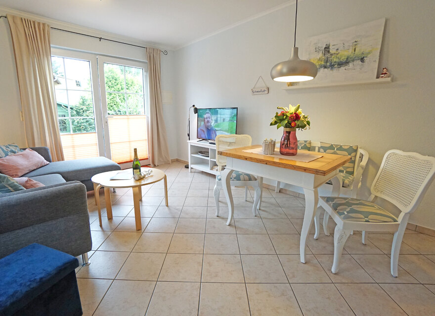 Esstisch im Wohnzimmer