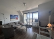 Wohnzimmer Blick zum Balkon
