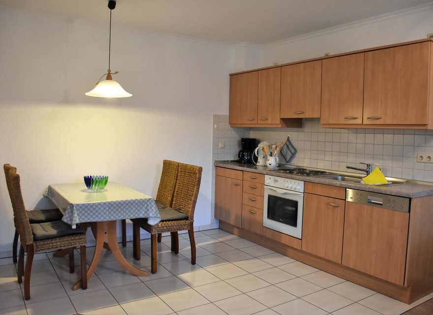 Küche mit Essbereich