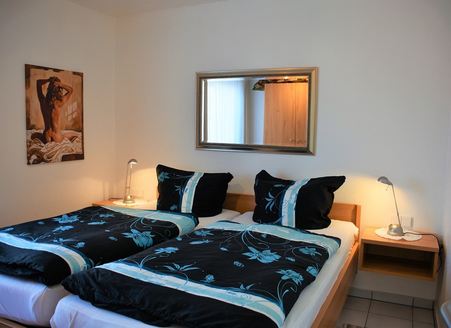 Schlafzimmer mit Doppelbett