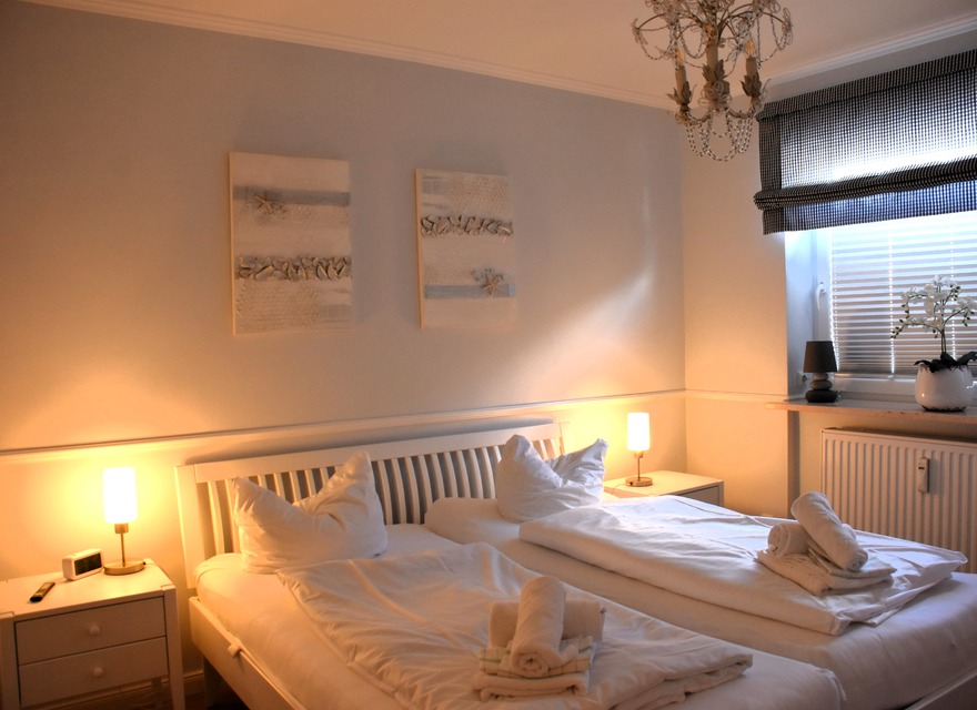 Schlafzimmer mit Doppelbett