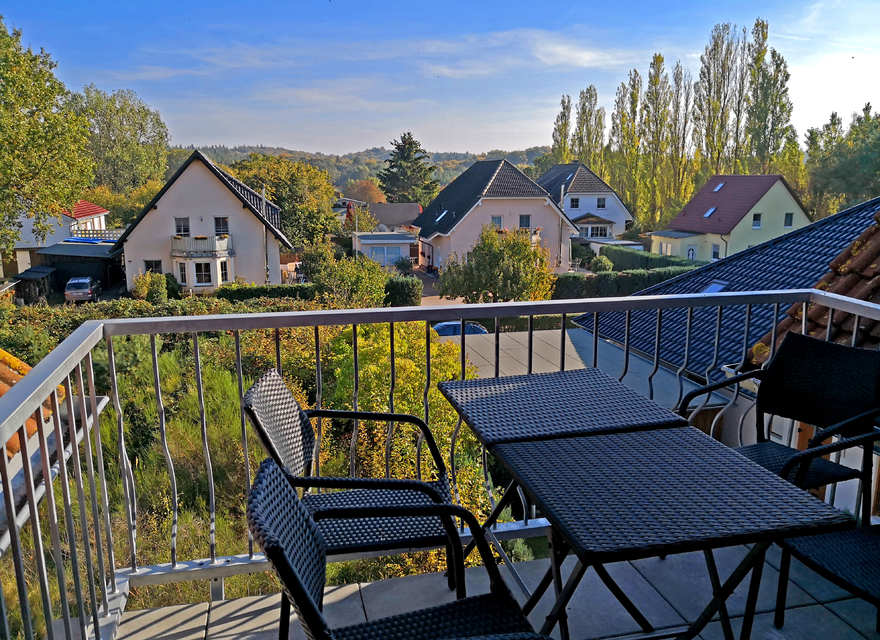 Balkon Wohn-Schlafzimmer Nr. 1