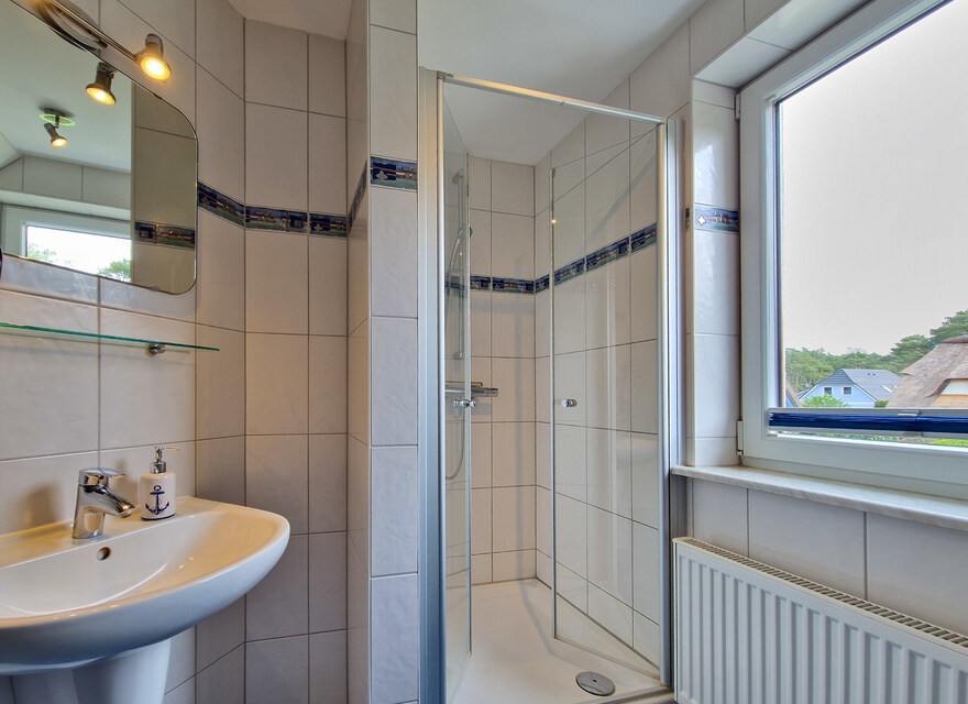 WG 1 - Bad mit Dusche
