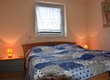 Schlafzimmer mit Doppelbett