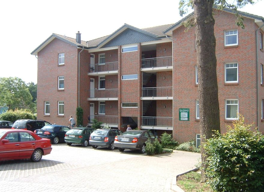 Eingänge mit Parkplatz