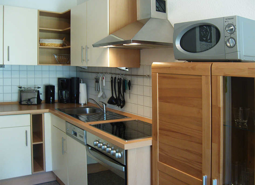 voll ausgestattete Küchenzeile