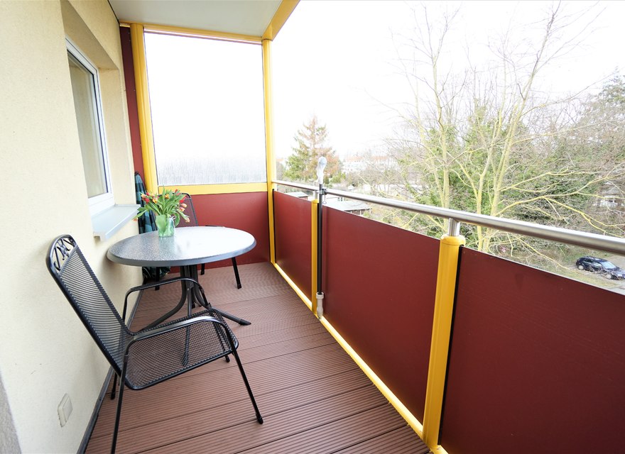 möblierter Balkon