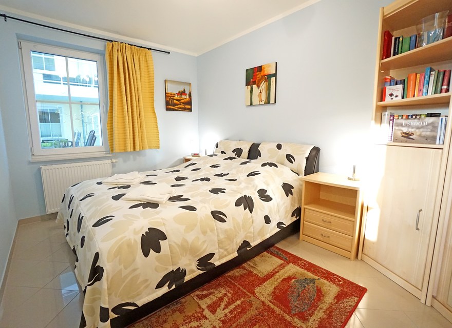 Schlafzimmer mit Doppelbett
