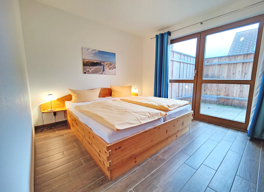 Schlafzimmer mit Doppelbett