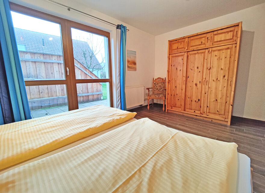 Schlafzimmer mit Doppelbett