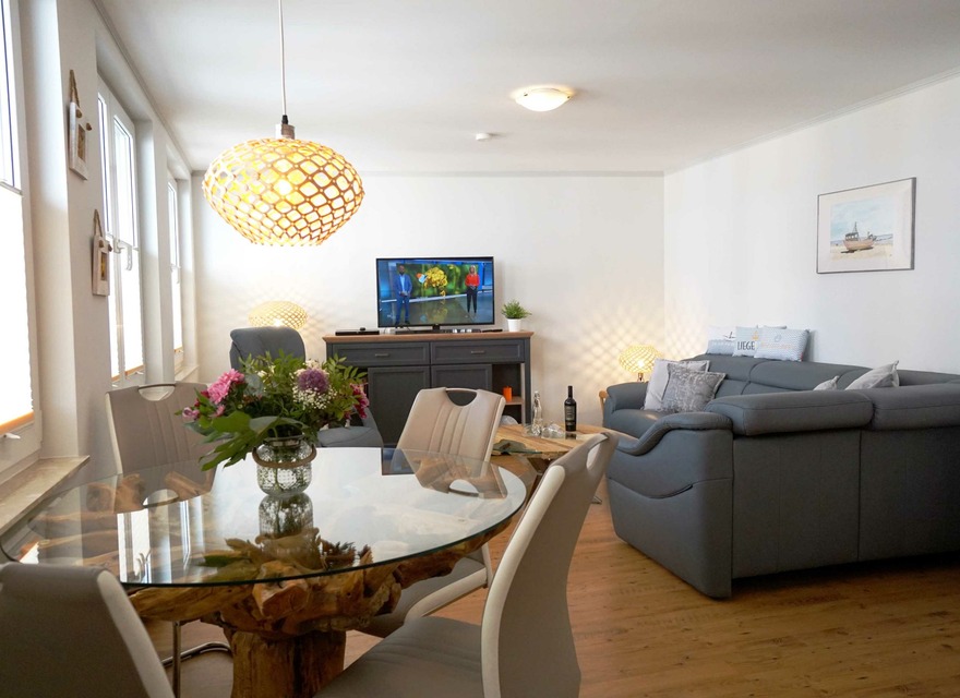 Wohn - und Esszimmer