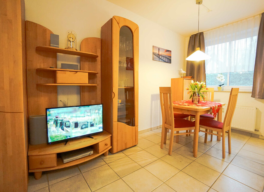 Wohnraum mit Esstisch