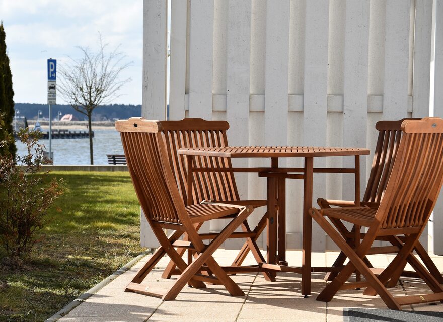 Terrasse mit Blick zum Hafen