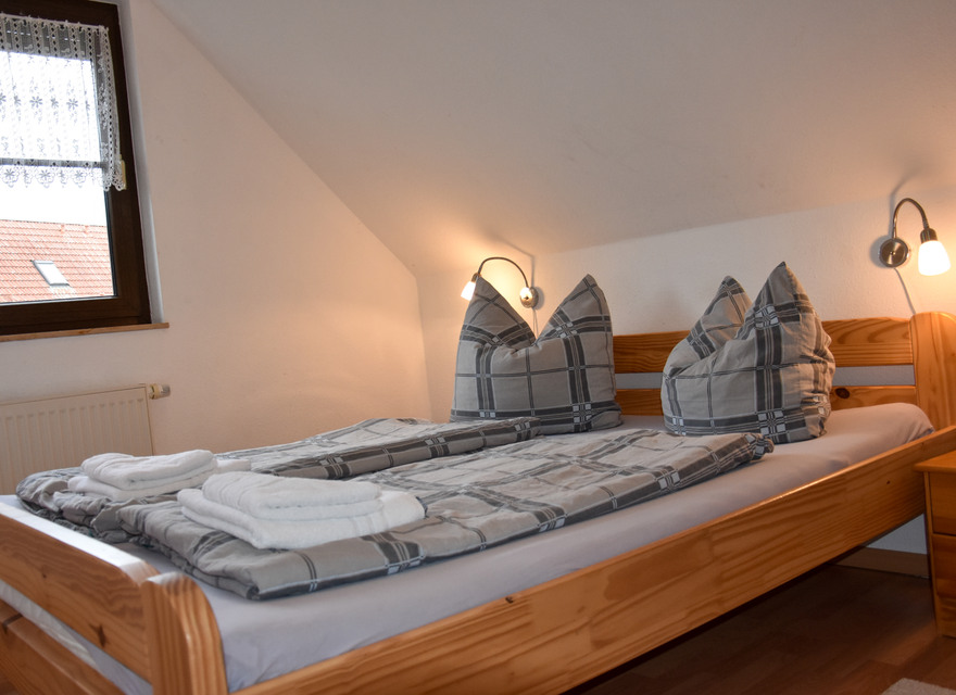 Schlafzimmer 3 Doppelbett OG