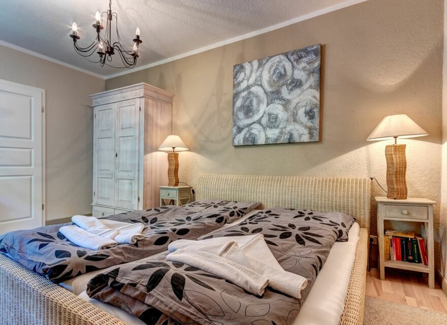 Schlafzimmer 1