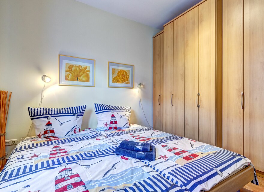 Schlafzimmer 1