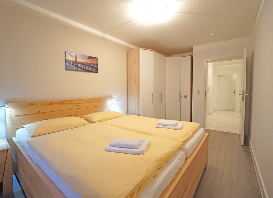 Schlafzimmer mit Doppelbett