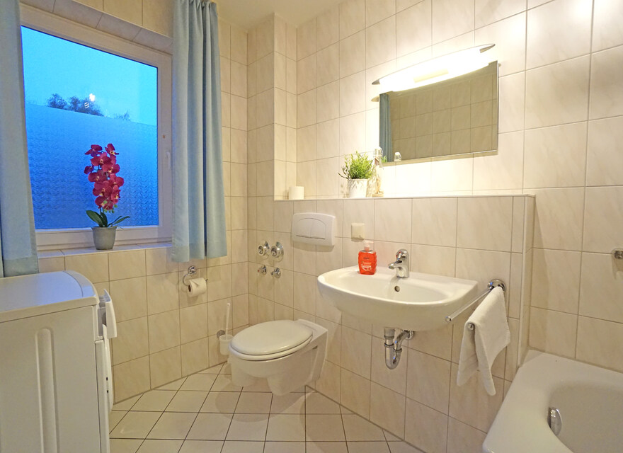 Badezimmer mit Badewanne