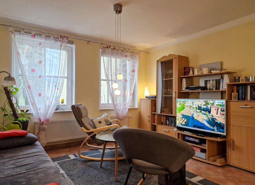 Wohnbereich mit Flat-TV